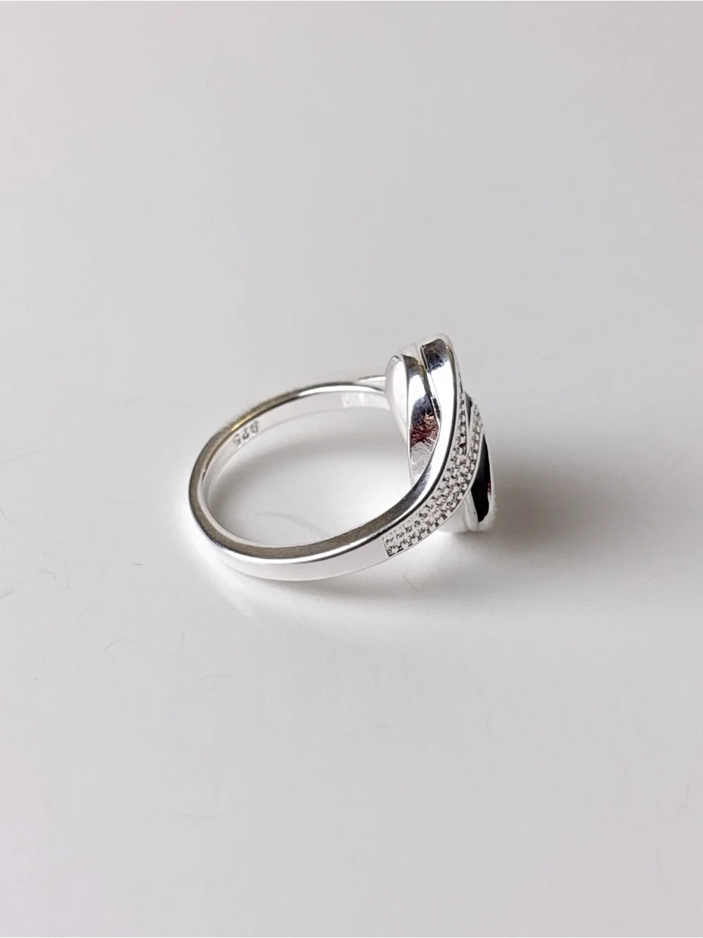 Sterling Silver Black Onyx Stimulated Stone Enamel Wave Cocktail Ring